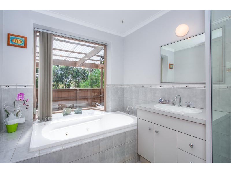 1 Curtis Court, Gisborne VIC 3437