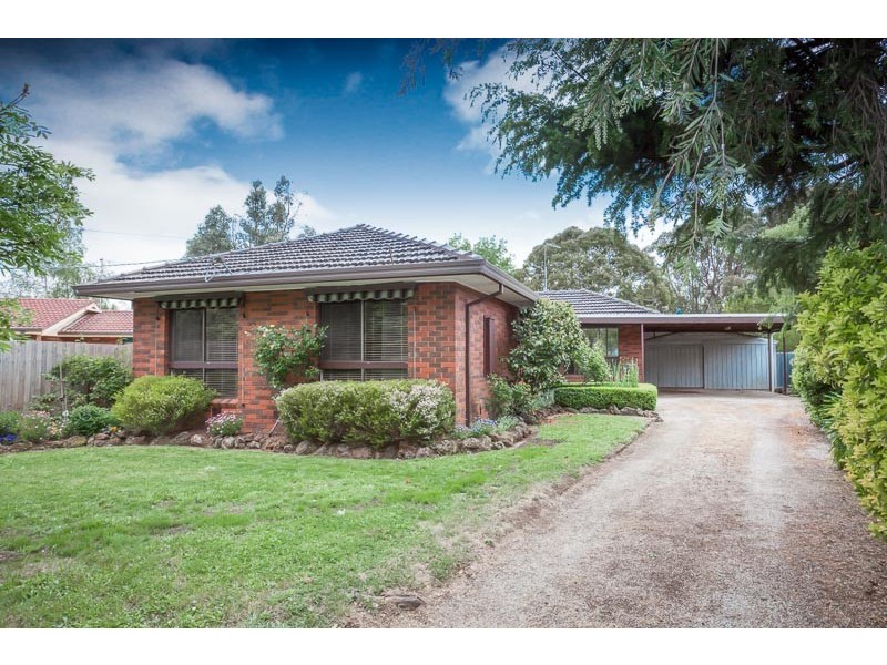 5 Robert Court, Gisborne VIC 3437