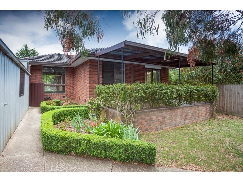 5 Robert Court, Gisborne VIC 3437