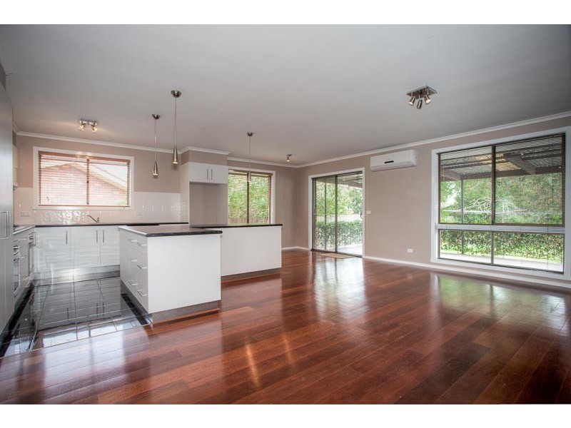 5 Robert Court, Gisborne VIC 3437