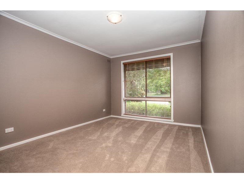 5 Robert Court, Gisborne VIC 3437