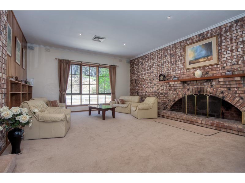 96 Brougham Road, Mount Macedon VIC 3441