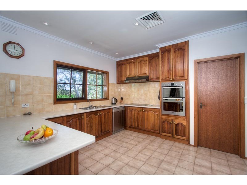 96 Brougham Road, Mount Macedon VIC 3441