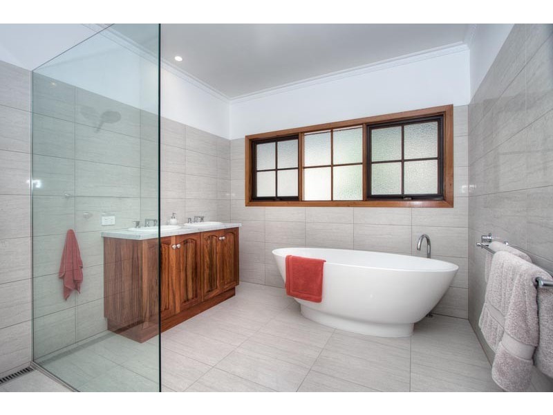 96 Brougham Road, Mount Macedon VIC 3441