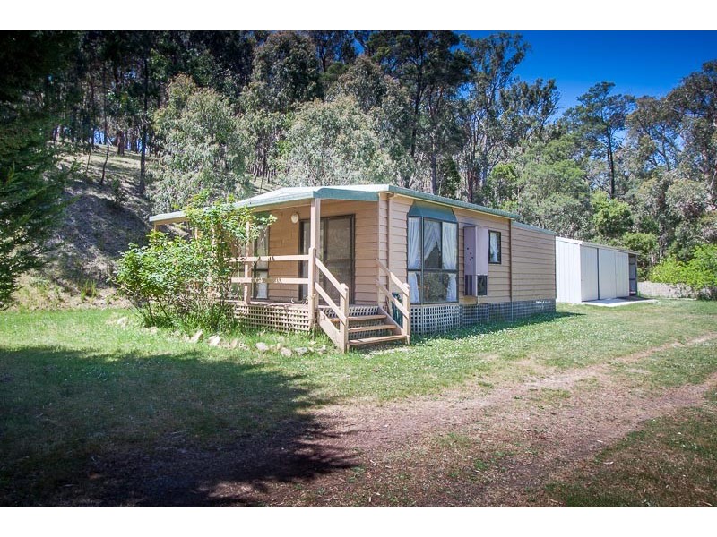96 Brougham Road, Mount Macedon VIC 3441