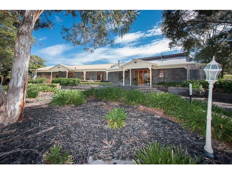 33 Cadana Road, Gisborne South VIC 3437