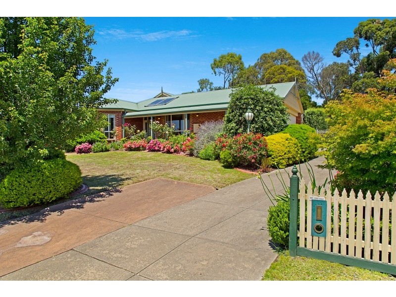 1 Carinya Drive, Gisborne VIC 3437