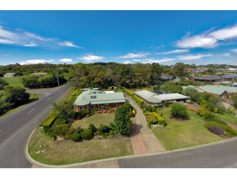 1 Carinya Drive, Gisborne VIC 3437