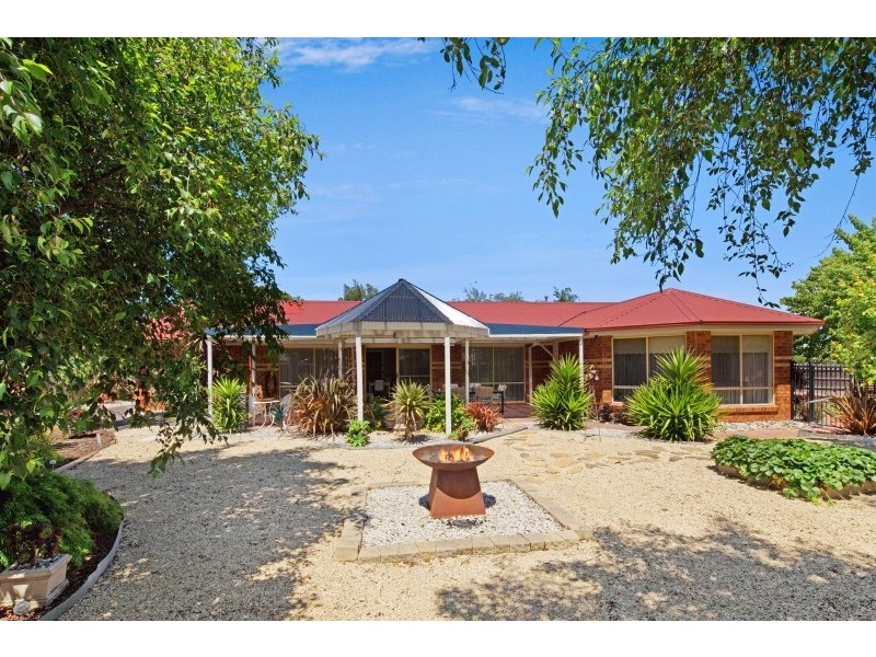 7 Comic Court, New Gisborne VIC 3438