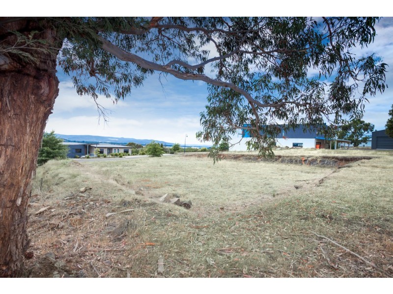 5 Grange Court, Gisborne VIC 3437