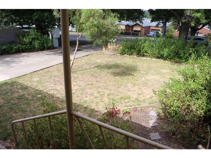 1/26 Prince Street, Gisborne VIC 3437