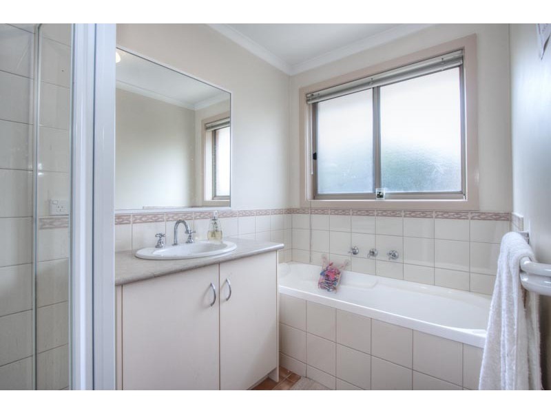 9 Landscape Close, Gisborne VIC 3437