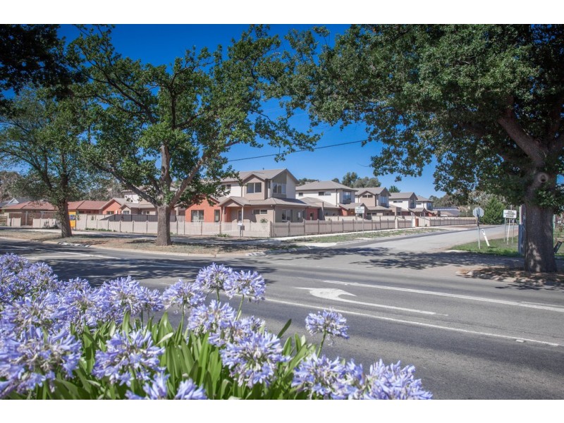 Unit 10, 96 Station Road, Gisborne VIC 3437