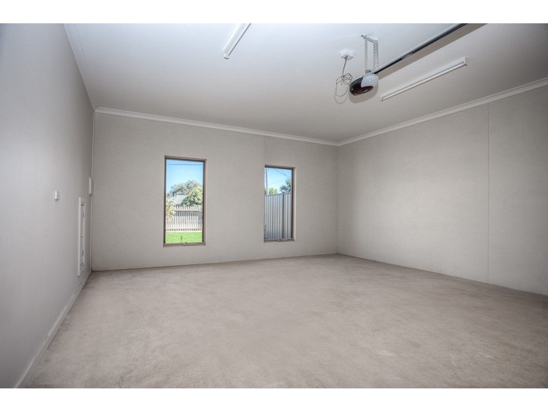 Unit 10, 96 Station Road, Gisborne VIC 3437