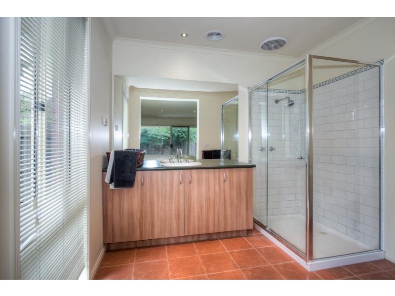 10 Galilee Court, New Gisborne VIC 3438