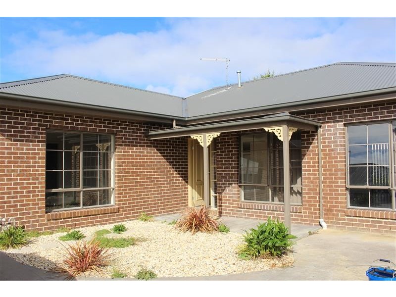 11A Reynolds Grove, Romsey VIC 3434