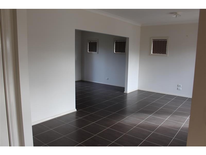 11A Reynolds Grove, Romsey VIC 3434