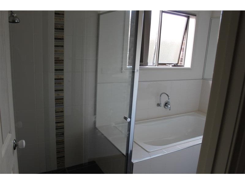 11A Reynolds Grove, Romsey VIC 3434