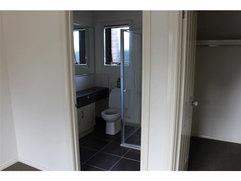 11A Reynolds Grove, Romsey VIC 3434