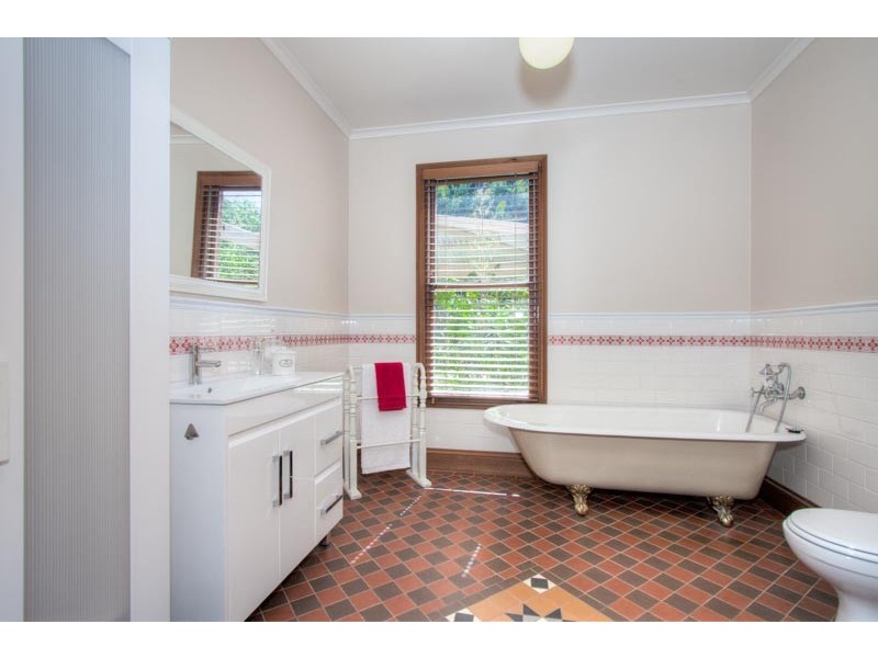 1 Skyline Drive, Gisborne VIC 3437