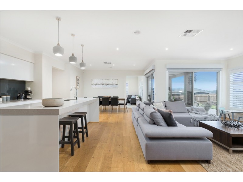 22 Hurst Street, Gisborne VIC 3437