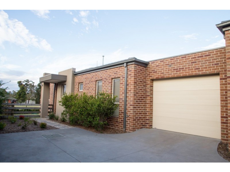 Unit 3/4 Francis Crescent, Gisborne VIC 3437