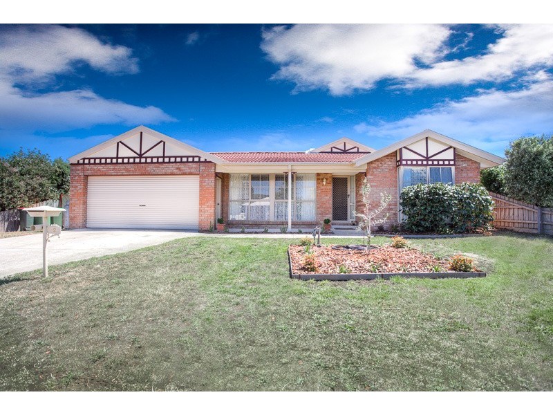 2 Sunny Park Close, Gisborne VIC 3437
