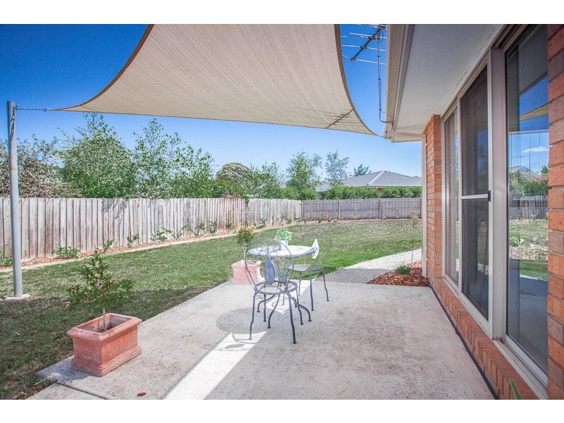 2 Sunny Park Close, Gisborne VIC 3437