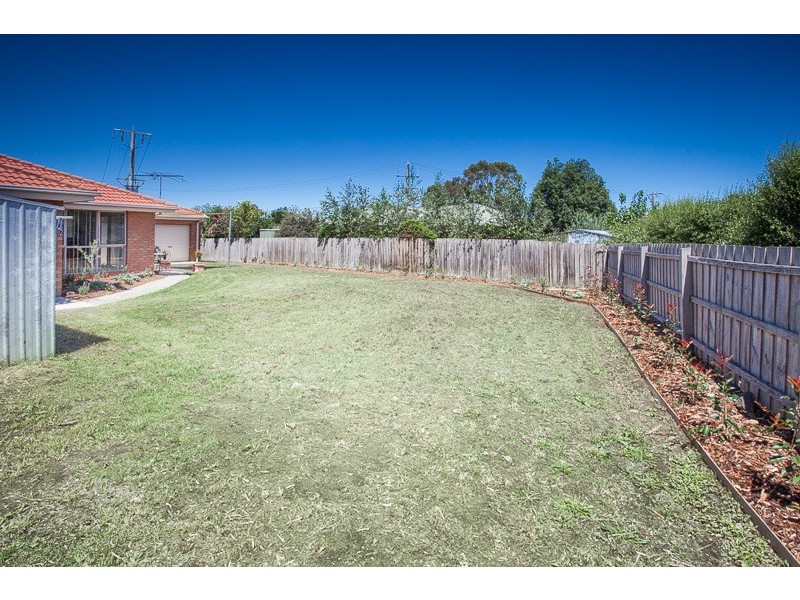 2 Sunny Park Close, Gisborne VIC 3437