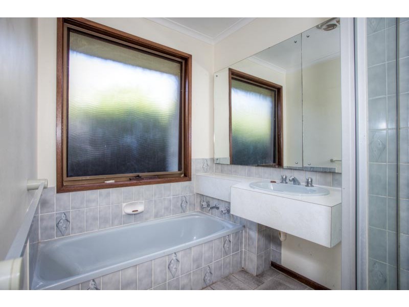 11 Carnegie Court, Gisborne VIC 3437
