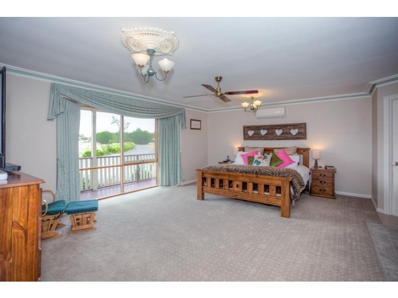 301 Campbell Road, Riddells Creek VIC 3431