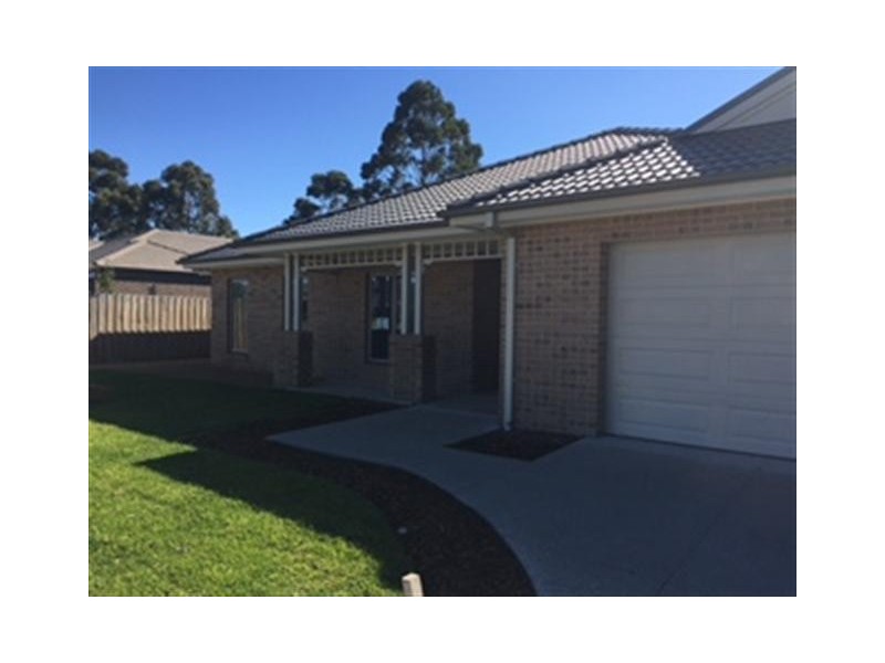42 Vancleve Crescent, Gisborne VIC 3437