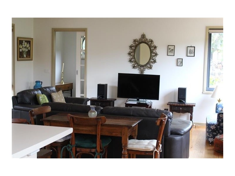 9B Ashbourne Road, Woodend VIC 3442