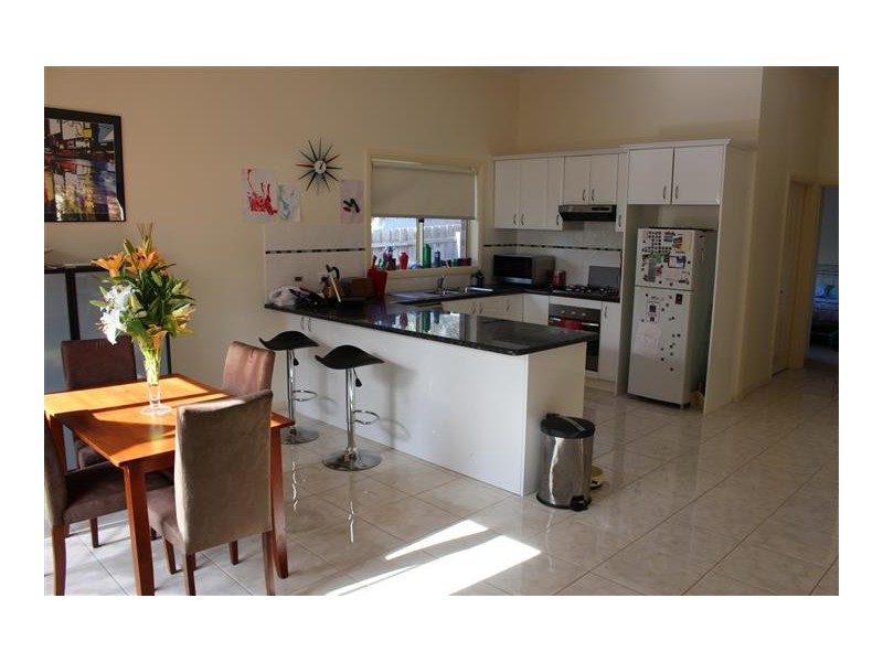 2/29 Prince Street, Gisborne VIC 3437