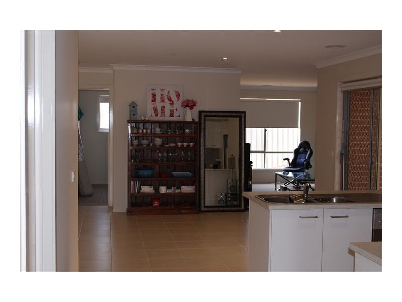 21 Glastonbury Drive, Sunbury VIC 3429