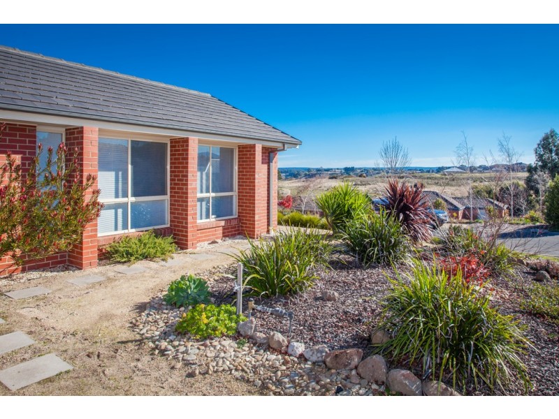 2 Hilltop Way, Gisborne VIC 3437