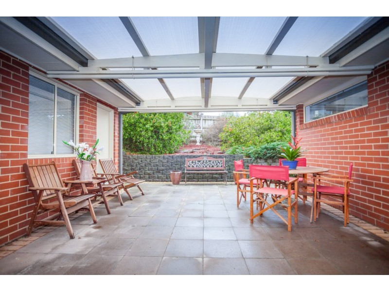 2 Hilltop Way, Gisborne VIC 3437