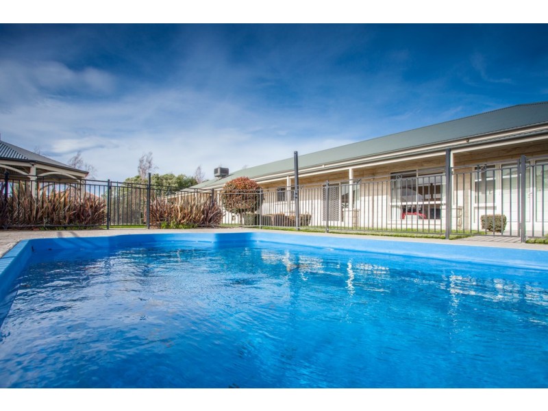 60 Willowbank Road, Gisborne VIC 3437