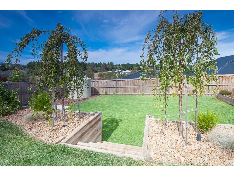 11 Pearce Crt, Gisborne VIC 3437