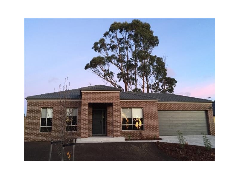 8 Rebecca Way, Gisborne VIC 3437