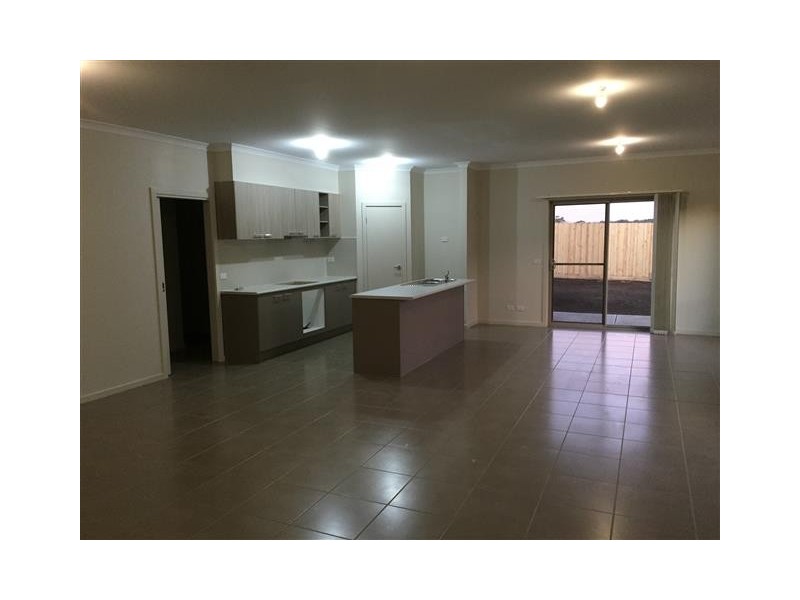 8 Rebecca Way, Gisborne VIC 3437