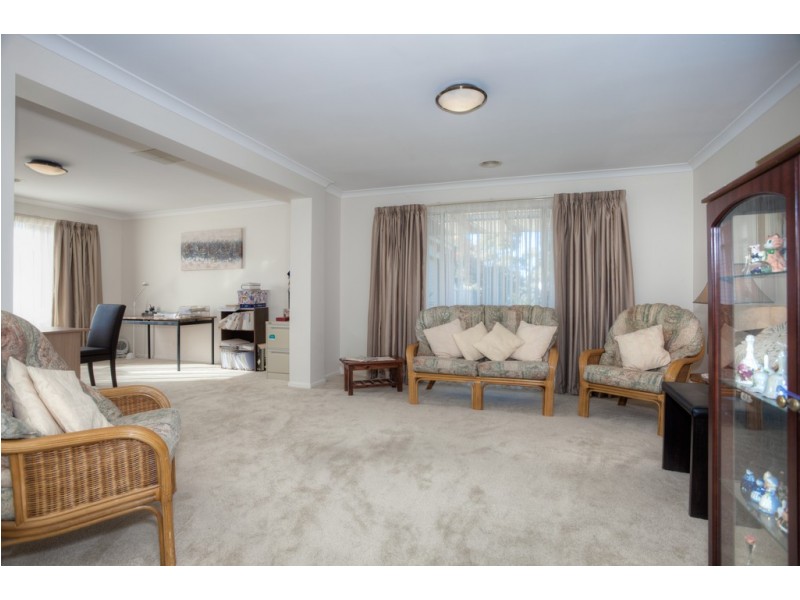 7 Lucern Close, Romsey VIC 3434