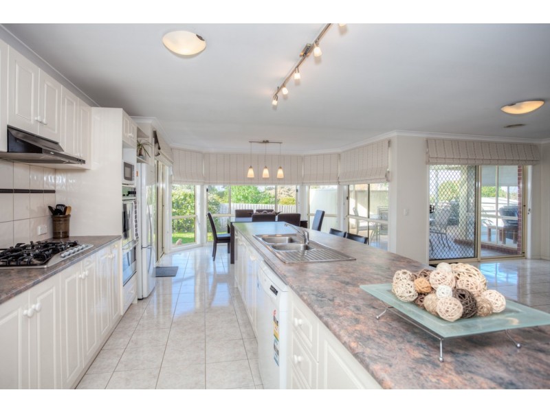 7 Lucern Close, Romsey VIC 3434