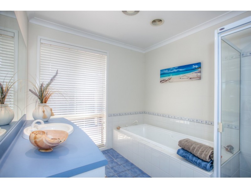 7 Lucern Close, Romsey VIC 3434