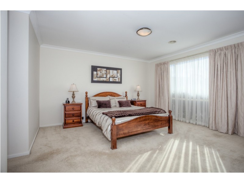 7 Lucern Close, Romsey VIC 3434