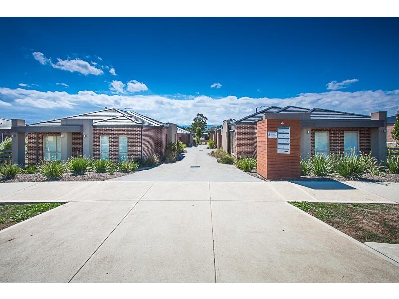 3/4 Francis Crescent, Gisborne VIC 3437