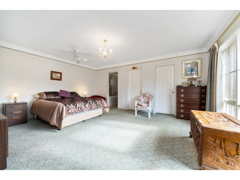 80 Kronks Lane, Woodend VIC 3442