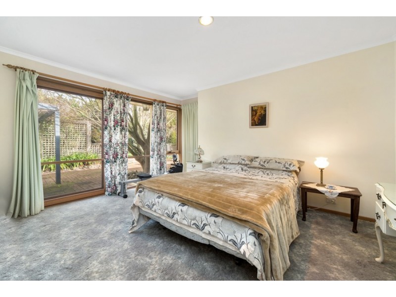 80 Kronks Lane, Woodend VIC 3442