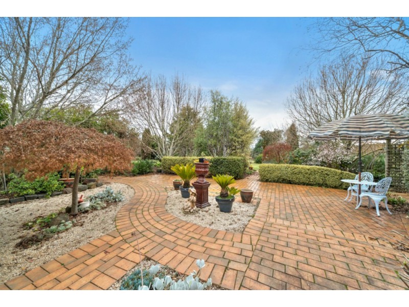 80 Kronks Lane, Woodend VIC 3442