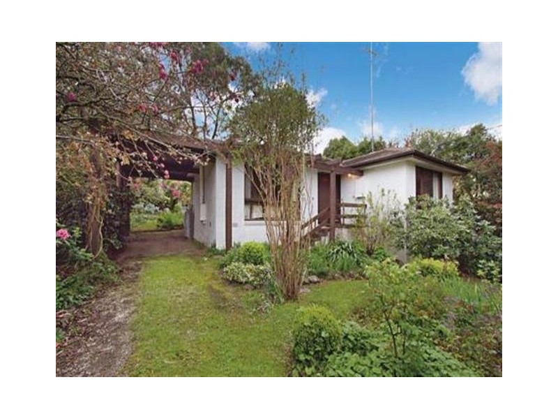 9 Noonan Grove, Woodend VIC 3442